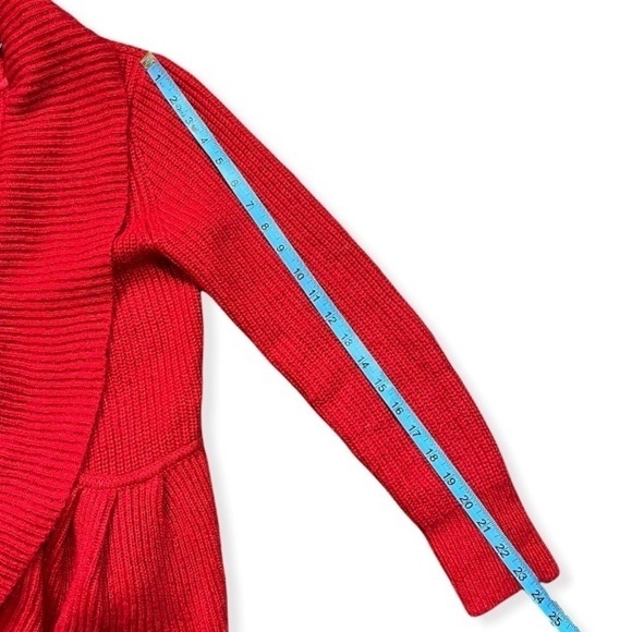 Cable & Gauge Cherry Red Thick Knit Ruffle Sweater sz M - Picture 10 of 14